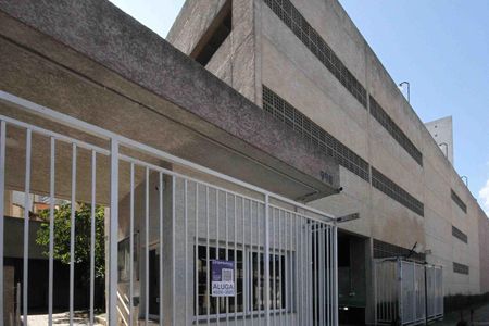 Apartamento para alugar com 36m², 2 quartos e 1 vaga Apartamento para alugar com 36m², 2 quartos e 1 vagaFachada