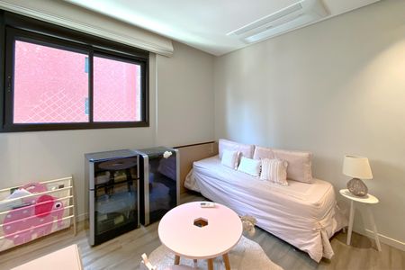 Apartamento à venda com 150m², 4 quartos e 4 vagas Apartamento à venda com 150m², 4 quartos e 4 vagasSuite 2