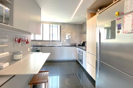 Apartamento à venda com 150m², 4 quartos e 4 vagas Apartamento à venda com 150m², 4 quartos e 4 vagasCozinha