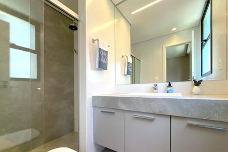 Apartamento à venda com 150m², 4 quartos e 4 vagas Apartamento à venda com 150m², 4 quartos e 4 vagasBanheiro da Suíte 2