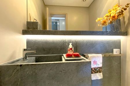 Apartamento à venda com 150m², 4 quartos e 4 vagas Apartamento à venda com 150m², 4 quartos e 4 vagasLavabo da Sala