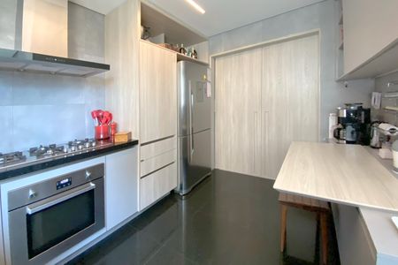 Apartamento à venda com 150m², 4 quartos e 4 vagas Apartamento à venda com 150m², 4 quartos e 4 vagasCozinha