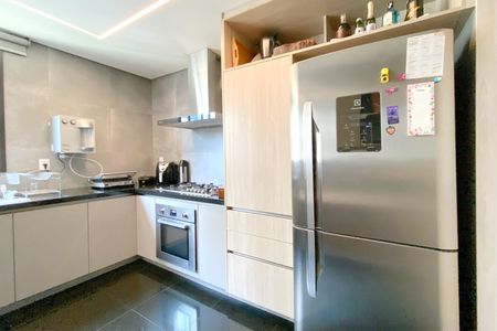 Apartamento à venda com 150m², 4 quartos e 4 vagas Apartamento à venda com 150m², 4 quartos e 4 vagasCozinha