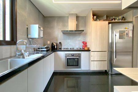 Apartamento à venda com 150m², 4 quartos e 4 vagas Apartamento à venda com 150m², 4 quartos e 4 vagasCozinha