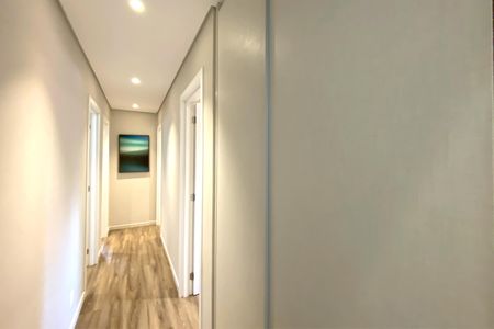 Apartamento à venda com 150m², 4 quartos e 4 vagas Apartamento à venda com 150m², 4 quartos e 4 vagasCorredor