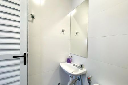 Apartamento à venda com 150m², 4 quartos e 4 vagas Apartamento à venda com 150m², 4 quartos e 4 vagasBanheiro de serviço