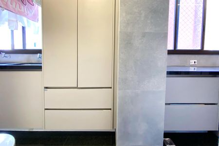 Apartamento à venda com 150m², 4 quartos e 4 vagas Apartamento à venda com 150m², 4 quartos e 4 vagasÁrea de Serviço