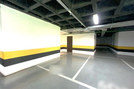 Apartamento à venda com 150m², 4 quartos e 4 vagas Apartamento à venda com 150m², 4 quartos e 4 vagasVagas