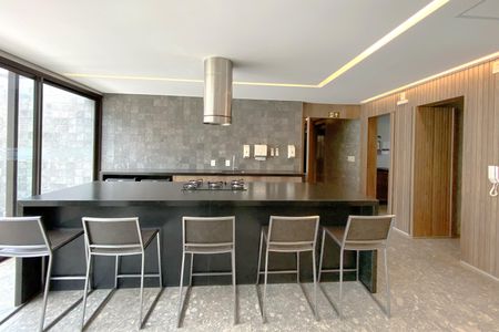 Apartamento à venda com 150m², 4 quartos e 4 vagas Apartamento à venda com 150m², 4 quartos e 4 vagasÁrea comum - Espaço Gourmet