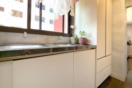 Apartamento à venda com 150m², 4 quartos e 4 vagas Apartamento à venda com 150m², 4 quartos e 4 vagasÁrea de Serviço