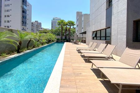 Apartamento à venda com 150m², 4 quartos e 4 vagas Apartamento à venda com 150m², 4 quartos e 4 vagasÁrea comum - Piscina
