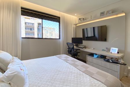 Apartamento à venda com 150m², 4 quartos e 4 vagas Apartamento à venda com 150m², 4 quartos e 4 vagasSuite 1