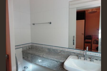 Casa de condomínio à venda com 410m², 4 quartos e 6 vagas Casa de condomínio à venda com 410m², 4 quartos e 6 vagasFoto 25