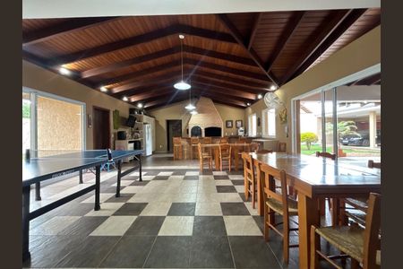 Casa de condomínio à venda com 597m², 4 quartos e 8 vagasFoto 01