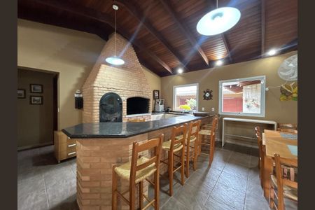 Casa de condomínio à venda com 597m², 4 quartos e 8 vagasFoto 01