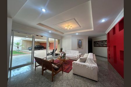 Casa de condomínio à venda com 597m², 4 quartos e 8 vagasFoto 01