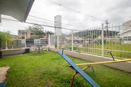 Casa de condomínio à venda com 87m², 3 quartos e 1 vagaPlayground