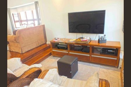 Casa à venda com 5 quartos, 478m² em Chácara Monte Alegre, São Paulo