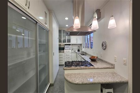 Apartamento à venda com 237m², 4 quartos e 5 vagas