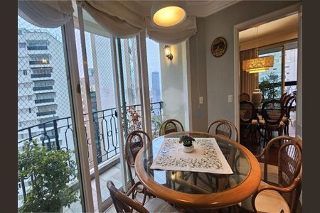 Apartamento à venda com 237m², 4 quartos e 5 vagas