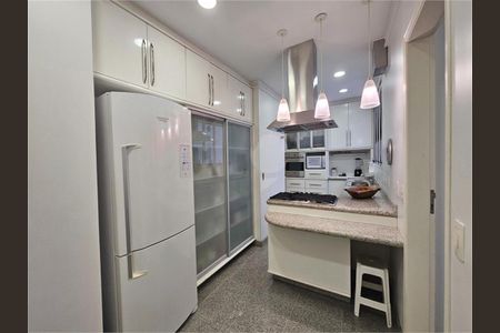 Apartamento à venda com 237m², 4 quartos e 5 vagas