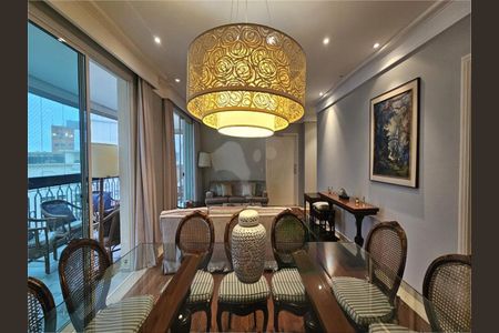 Apartamento à venda com 237m², 4 quartos e 5 vagas