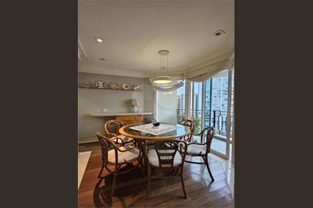 Apartamento à venda com 237m², 4 quartos e 5 vagas