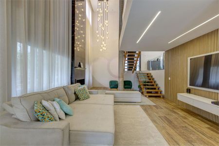 Casa à venda com 4 quartos, 460m² em Chácara Monte Alegre, São Paulo