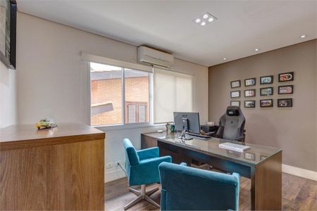 Casa à venda com 4 quartos, 460m² em Chácara Monte Alegre, São Paulo