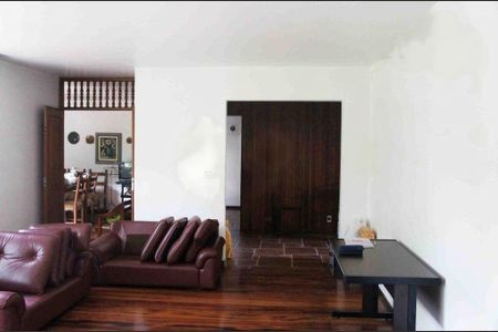 Casa à venda com 4 quartos, 335m² em Jardim Prudência, São Paulo