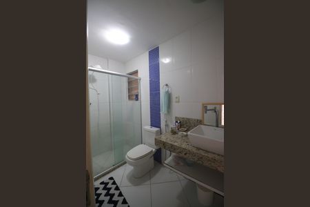 Banheiro suíte  de apartamento para alugar com 2 quartos, 70m² em Graça, Salvador