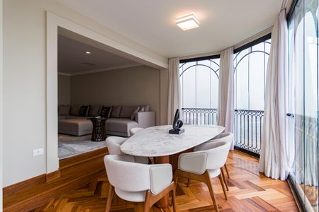 Apartamento à venda com 347m², 4 quartos e 5 vagasVaranda gourmet