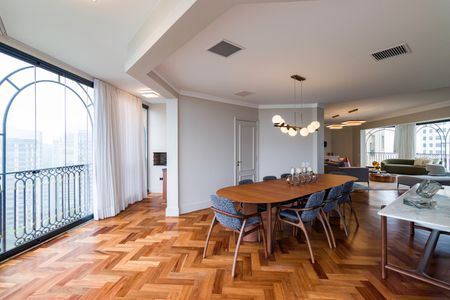 Apartamento à venda com 347m², 4 quartos e 5 vagasSala de Jantar