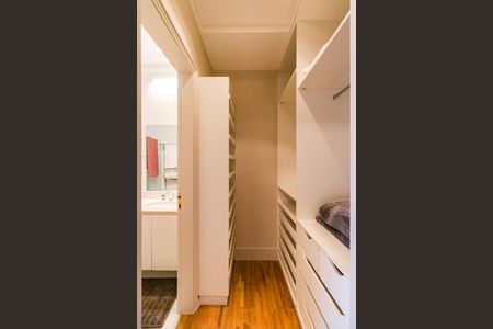 Apartamento à venda com 347m², 4 quartos e 5 vagasSuíte 2