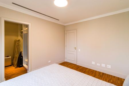 Apartamento à venda com 347m², 4 quartos e 5 vagasSuíte 4