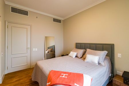 Apartamento à venda com 347m², 4 quartos e 5 vagasSuíte 2