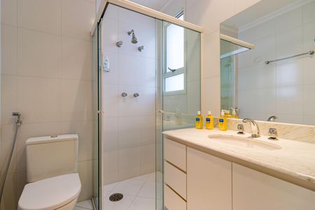 Apartamento à venda com 347m², 4 quartos e 5 vagasBanheiro da Suíte 3