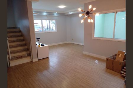 Casa à venda com 3 quartos, 150m² em Vila Marari, São Paulo