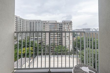 Studio para alugar com 25m², 1 quarto e sem vaga Studio para alugar com 25m², 1 quarto e sem vagaVaranda