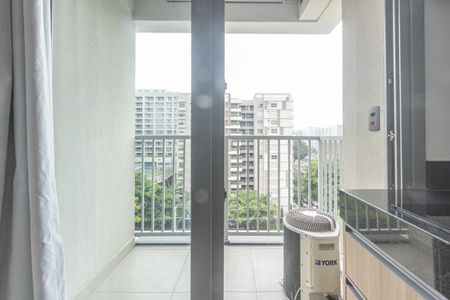 Studio para alugar com 25m², 1 quarto e sem vaga Studio para alugar com 25m², 1 quarto e sem vagaVaranda