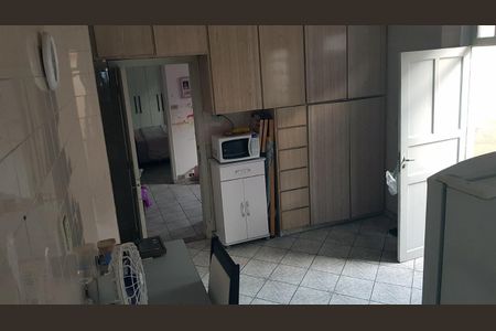 Casa à venda com 2 quartos, 180m² em Vila Anastácio, São Paulo