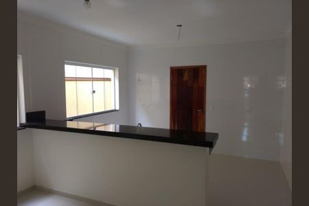 Casa à venda com 95m², 3 quartos e 4 vagas