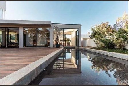 Casa à venda com 4 quartos, 490m² em Balneário Água Limpa, Nova Lima