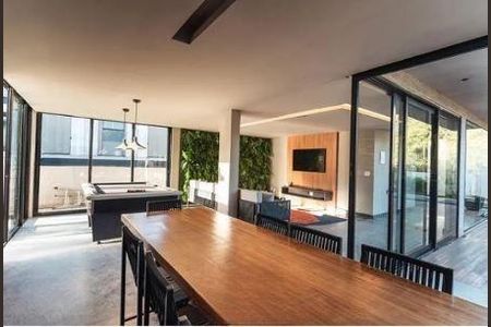Casa à venda com 4 quartos, 490m² em Balneário Água Limpa, Nova Lima