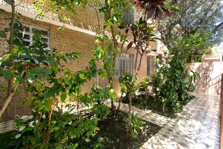 Casa à venda com 300m², 3 quartos e 1 vaga Casa à venda com 300m², 3 quartos e 1 vagaJardim