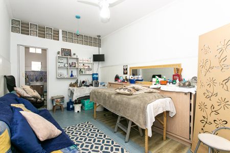 Casa à venda com 300m², 3 quartos e 1 vaga Casa à venda com 300m², 3 quartos e 1 vagaEscritório