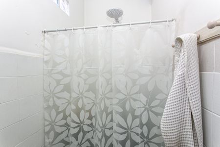 Casa à venda com 300m², 3 quartos e 1 vaga Casa à venda com 300m², 3 quartos e 1 vagaBanheiro 2