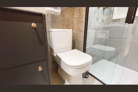 Apartamento à venda com 80m², 3 quartos e 2 vagas Apartamento à venda com 80m², 3 quartos e 2 vagasBanheiro