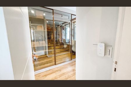 Apartamento à venda com 80m², 3 quartos e 2 vagas Apartamento à venda com 80m², 3 quartos e 2 vagasEscritório