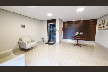 Apartamento à venda com 80m², 3 quartos e 2 vagas Apartamento à venda com 80m², 3 quartos e 2 vagasHall social